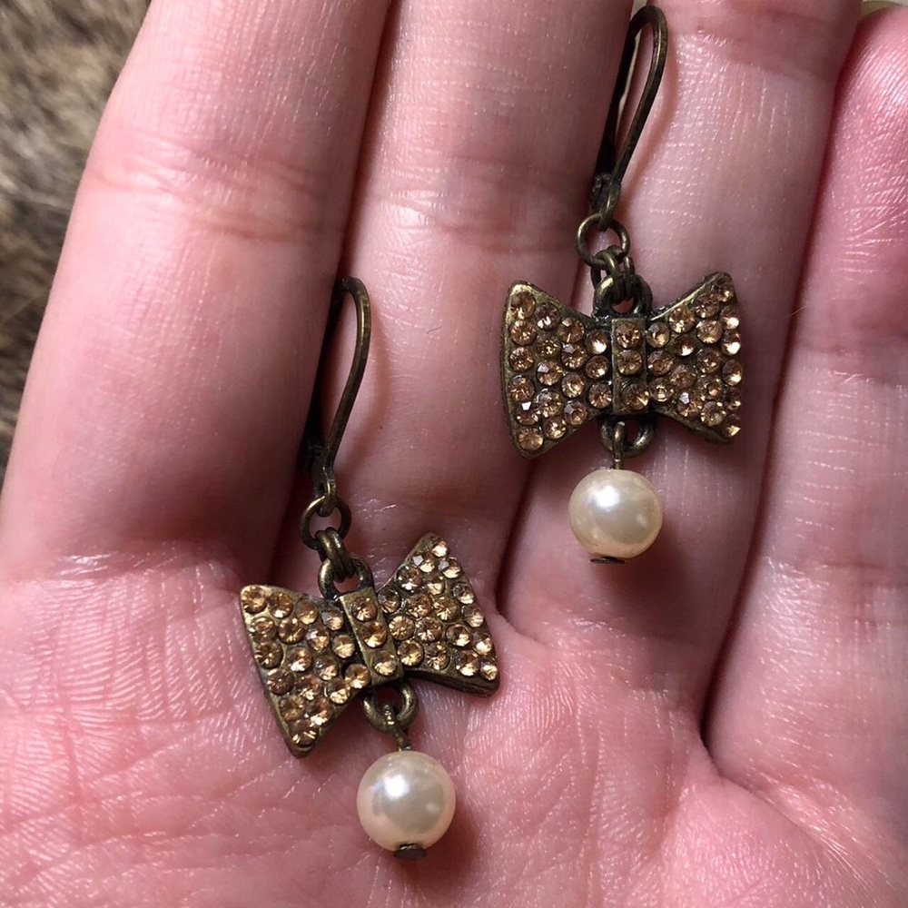 Vintage gold toned brass rhinestone pearl bow earrings